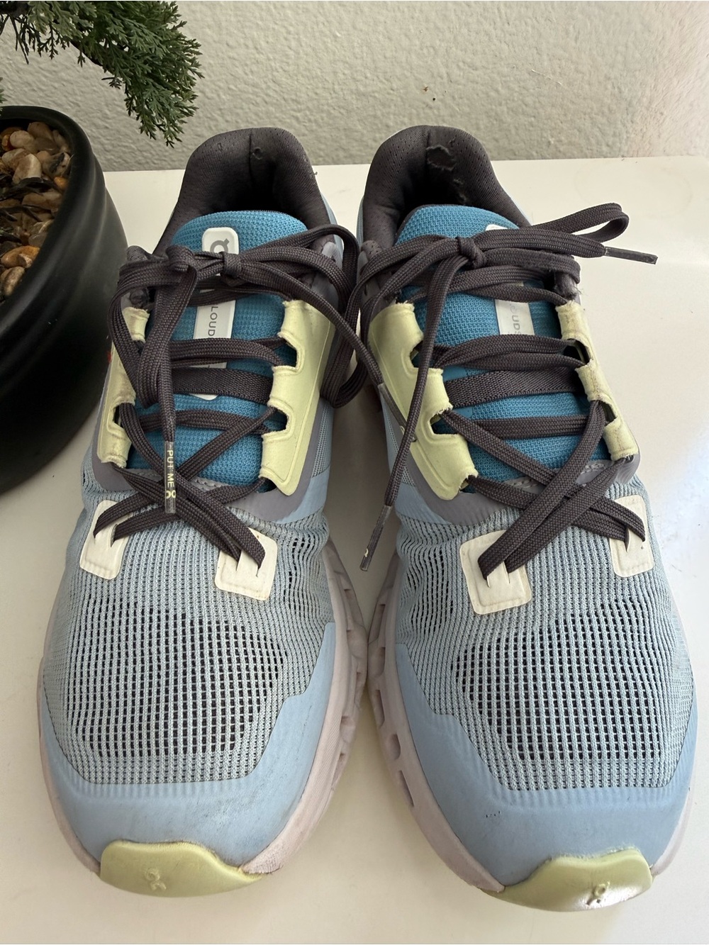 On cloudstratus Women size 8 Sky Blue and  yellow  Running Shoes - Picture 4 of 16